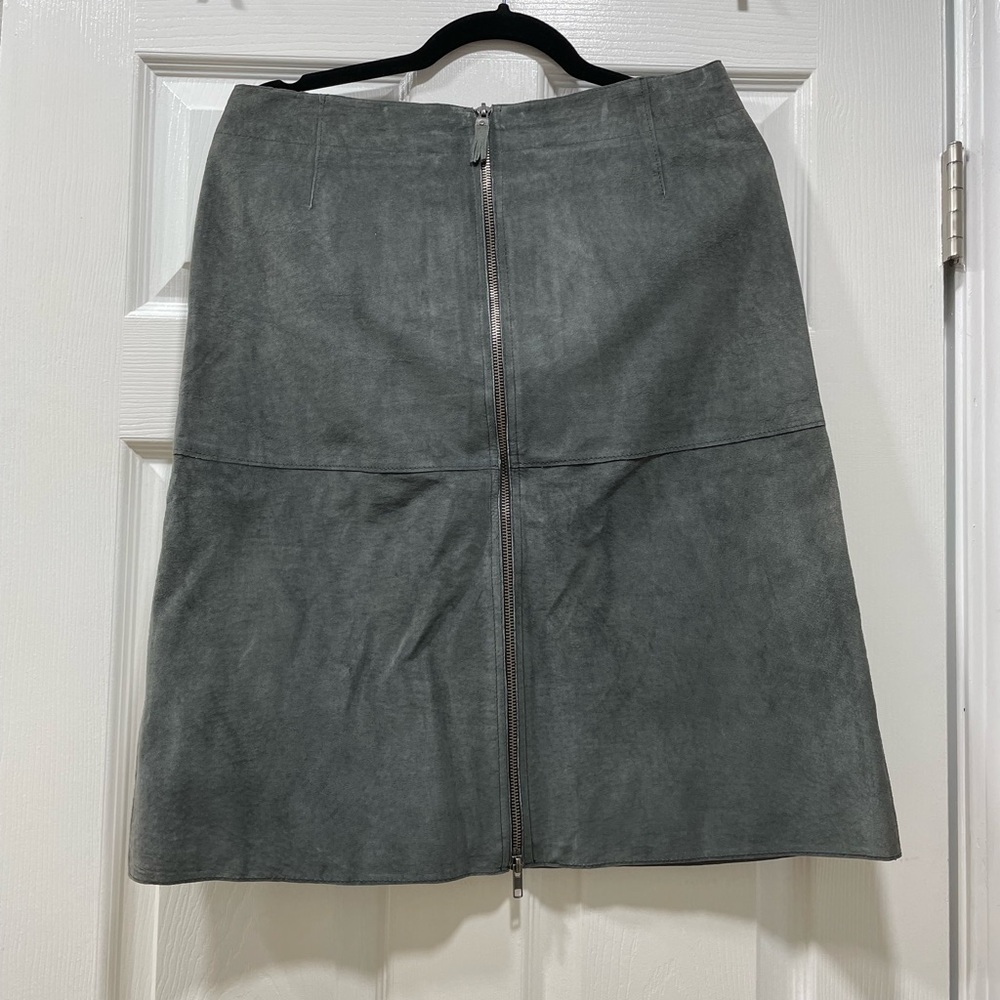 Isaac Mizrahi Gray Skirt with Full Zip Up Genuine Leather
